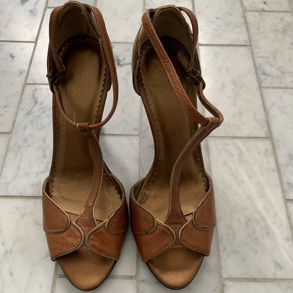 Brown leather Nicole Miller wedges